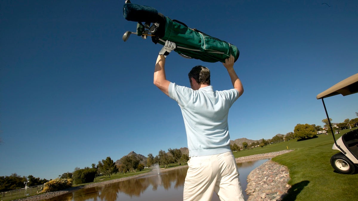 Picture from the Golf.com article "10 stupid unforced errors that drive every golfer insane," by Luke Kerr-Dineen.